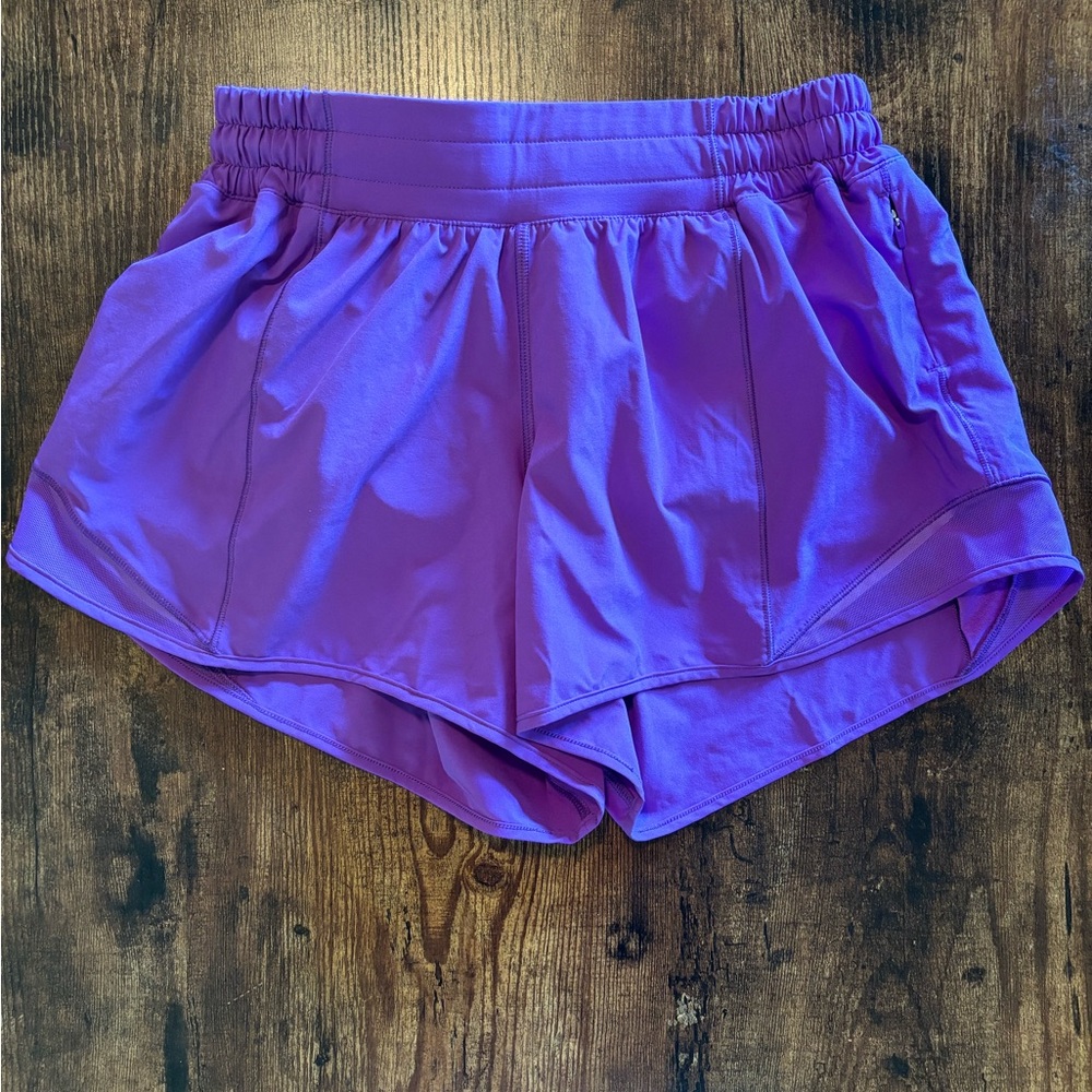 Lululemon Size 6 Hotty Hot Shorts 4”